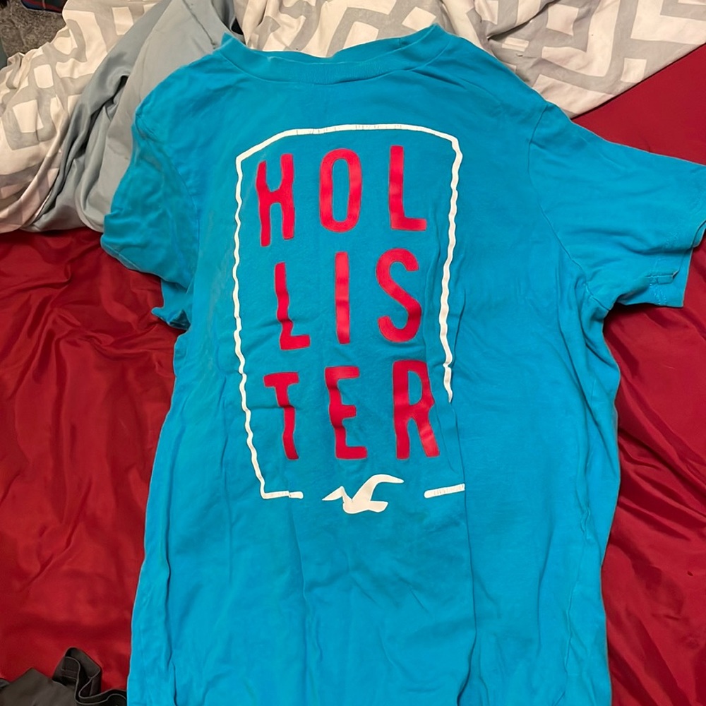 Short sleeve tee, in great condition!